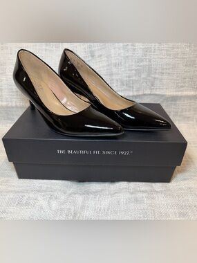 Naturalizer Everly Black Heel